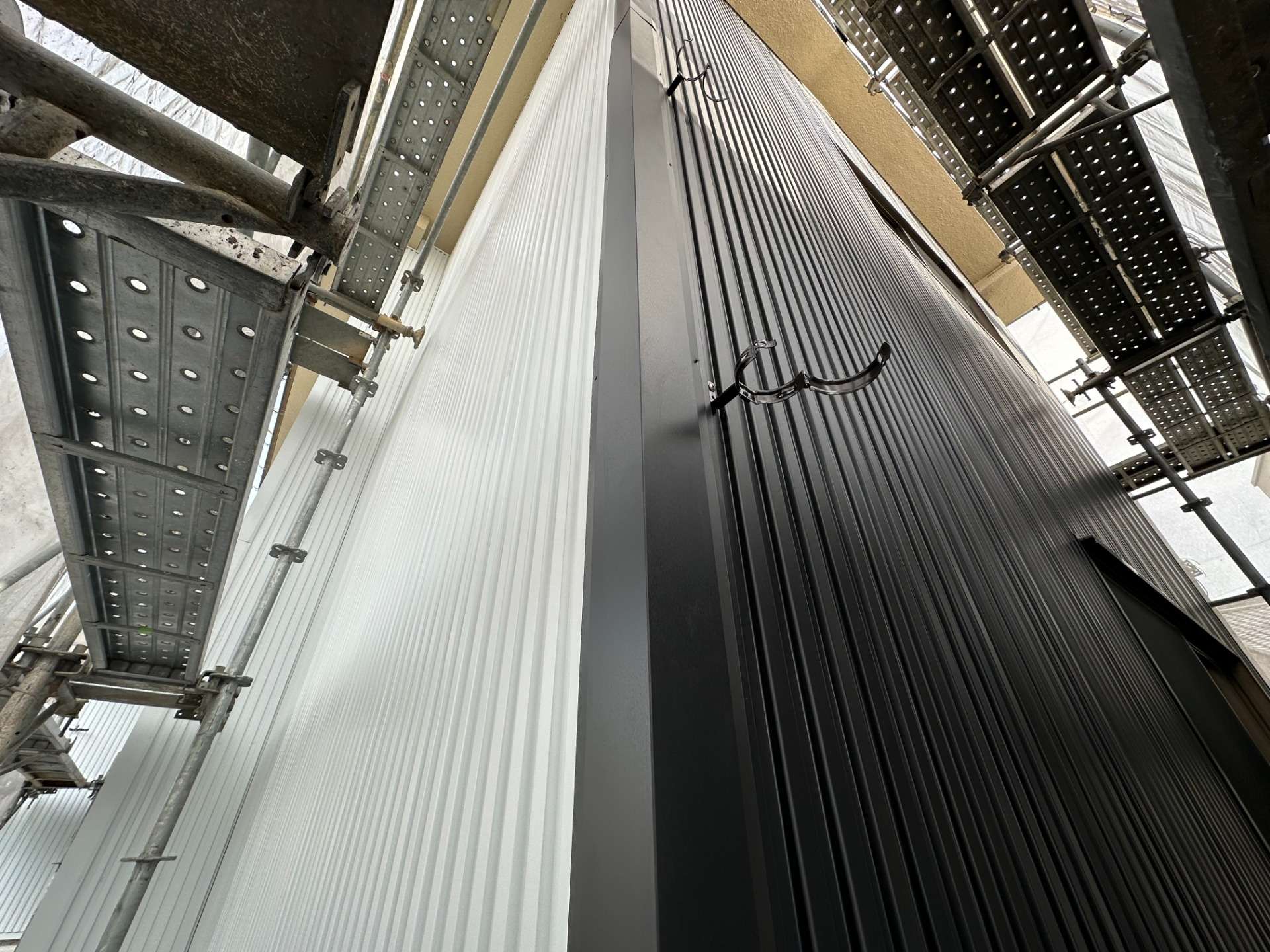 2025年7月施工　屋根の葺き替え　外壁カバー工法　岐阜市　S様邸