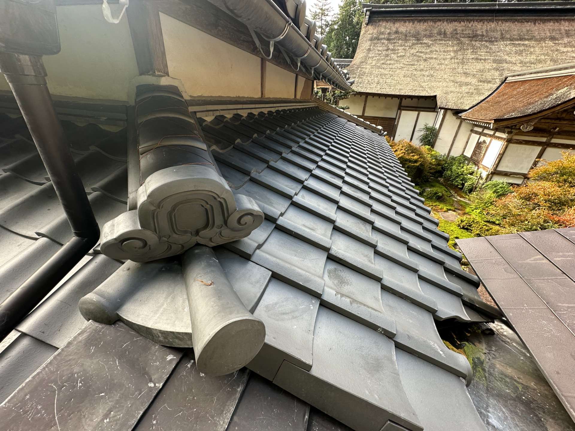 2025年11月施工　屋根の葺き替え　屋根の張り替え　山県市　T寺様