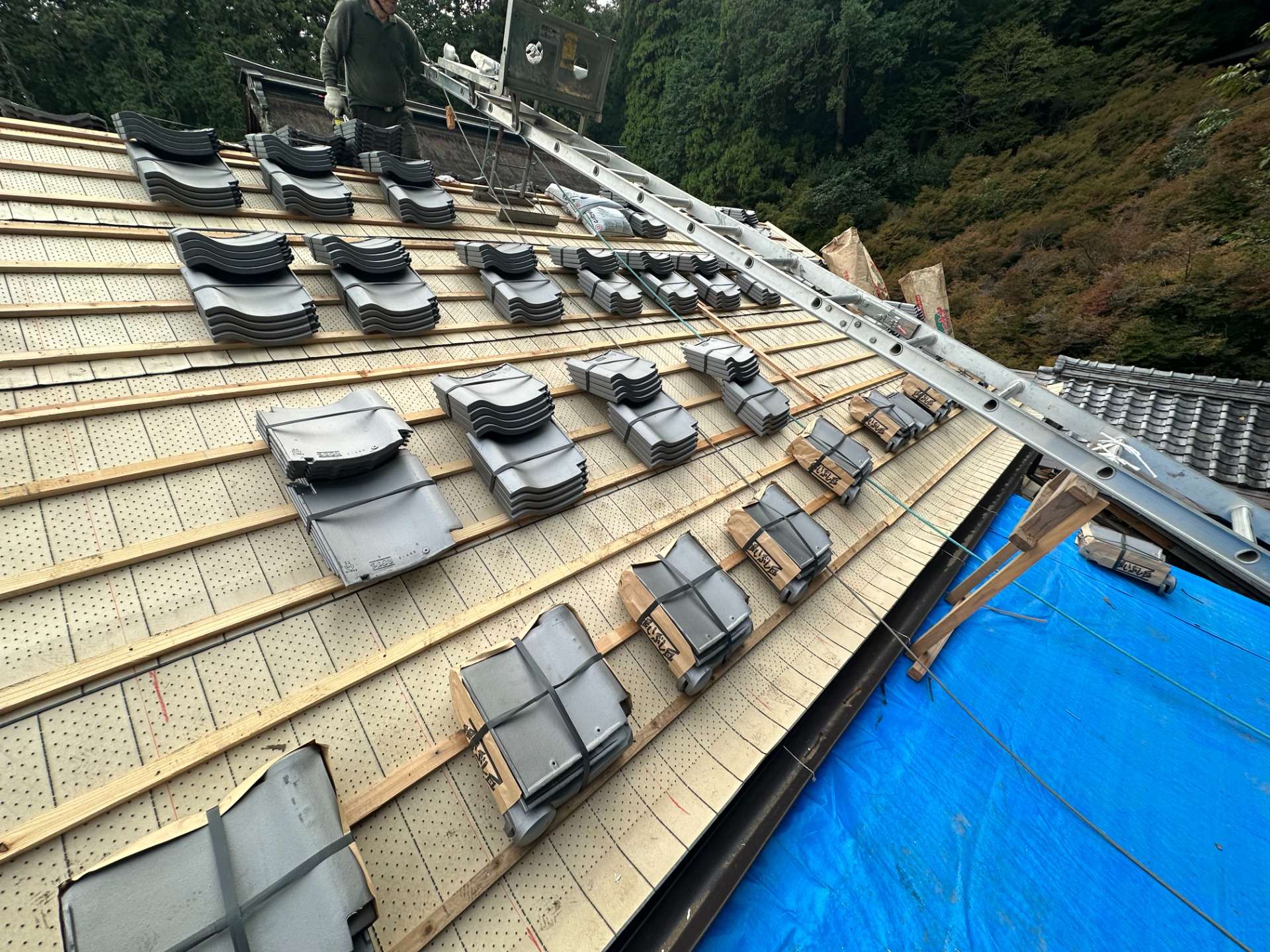 2025年11月施工　屋根の葺き替え　屋根の張り替え　山県市　T寺様