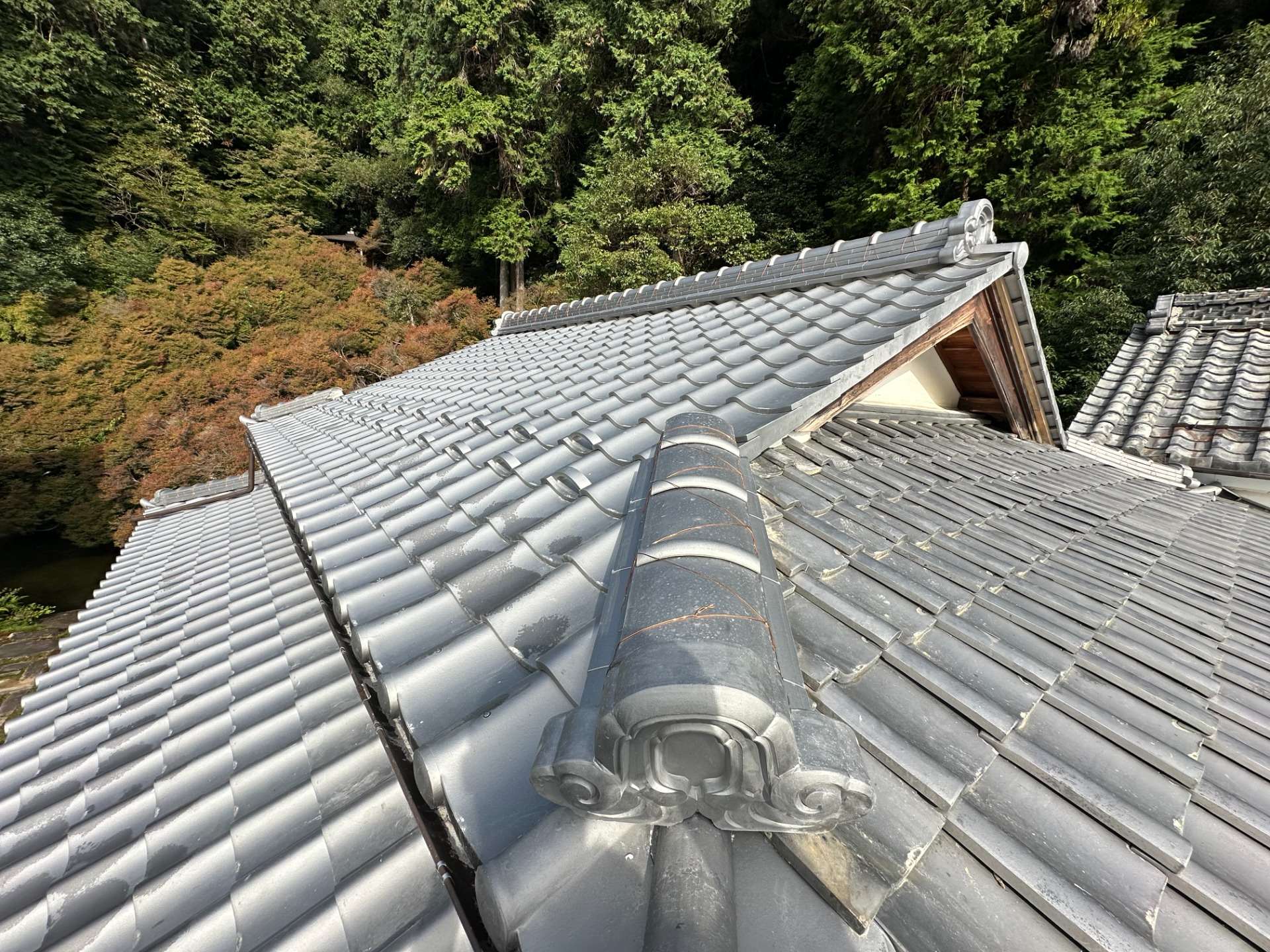 2025年11月施工　屋根の葺き替え　屋根の張り替え　山県市　T寺様