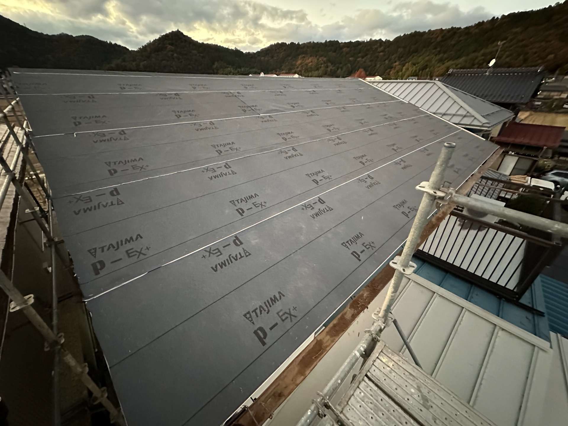 2025年12月施工　屋根の葺き替え　あまとい工事　岐阜市福富W様邸