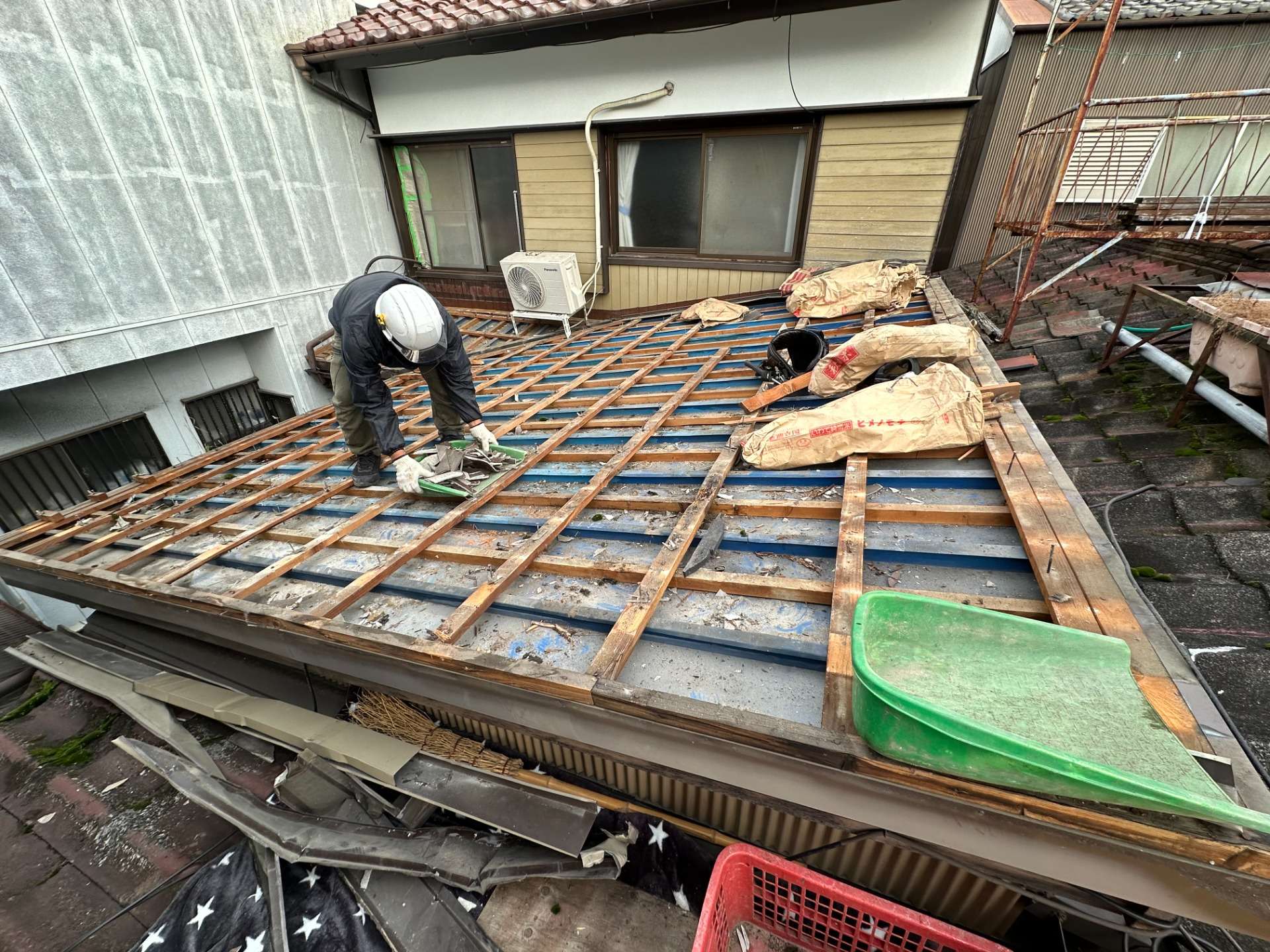 2026年1月施工　屋根の葺き替え　あまどい掛け替え　岐阜市加納T様邸