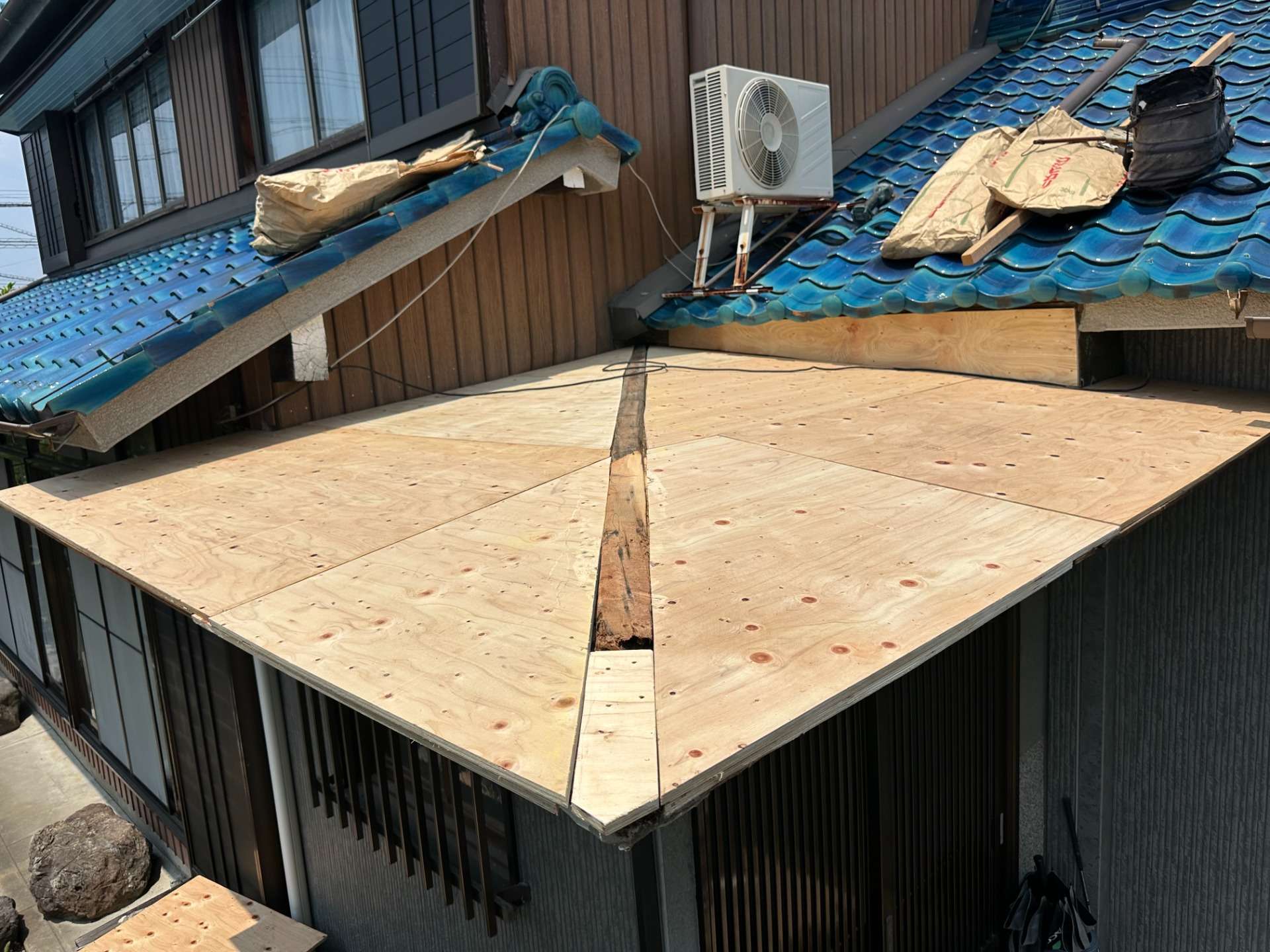 2026年8月施工　【岐阜市尻毛】築50年　銅板屋根葺き替え工事　破風板金巻き　あまどい交換