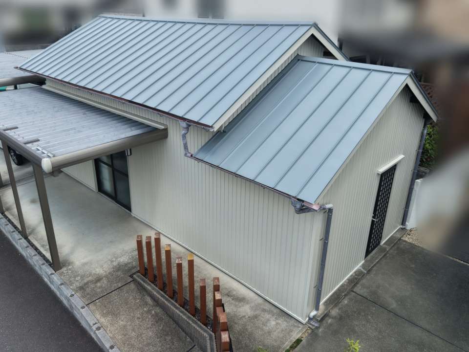 2026年8月施工 【岐阜県各務原市】築40年 セメント瓦の葺き替え 外壁波トタンカバー工法