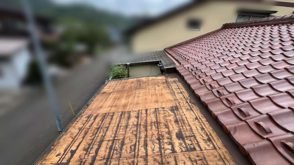 2026年9月施工　【岐阜市三田洞】築32年　　銅板屋根の葺き替え　屋根瓦修繕