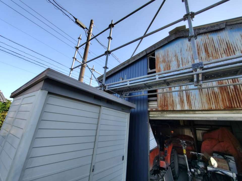 2026年9月施工　【羽島市正木町】築50年　倉庫　大波スレートカバー工法　波トタン貼り替え　雨樋(あまどい)工事