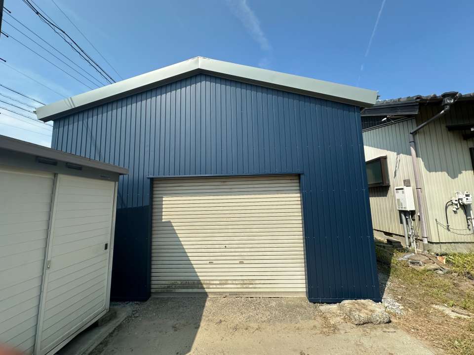 2026年9月施工　【羽島市正木町】築50年　倉庫　大波スレートカバー工法　波トタン貼り替え　雨樋(あまどい)工事