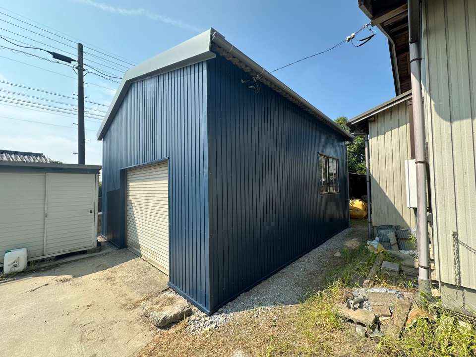 2026年9月施工　【羽島市正木町】築50年　倉庫　大波スレートカバー工法　波トタン貼り替え　雨樋(あまどい)工事