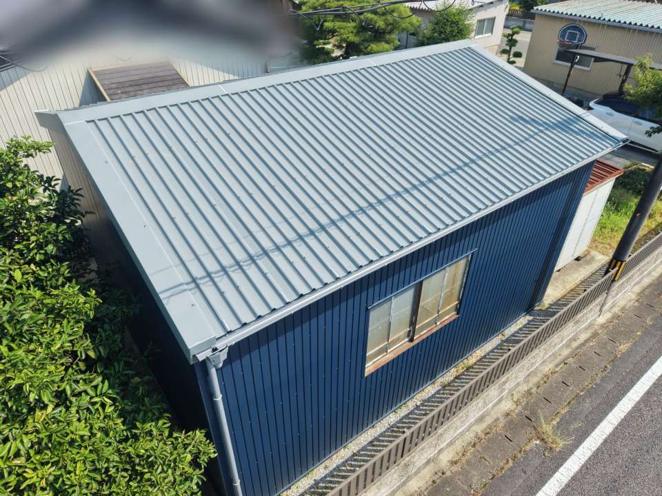 2026年9月施工　【羽島市正木町】築50年　倉庫　大波スレートカバー工法　波トタン貼り替え　雨樋(あまどい)工事